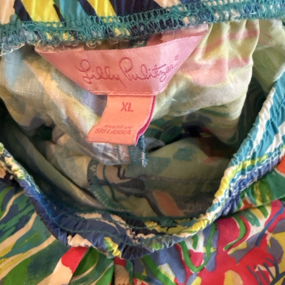 Lilly Pulitzer Katia Shorts Women's XL Pull On Drawstring Shorts Rayon Stretch - Picture 2 of 3